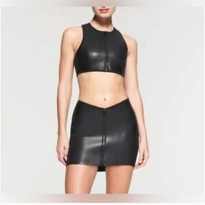 SKIMS onyx Rubberized Front Zip Scuba Mini Skirt Large G166